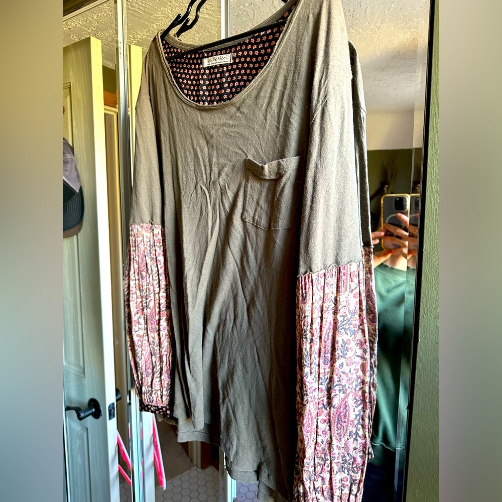 Unique free people long Sleeve Tee! 💋